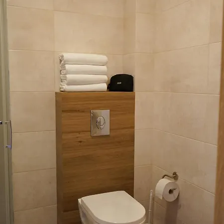 Δωμάτια σε οικογενειακή κατοικία Bumerang Goscinne